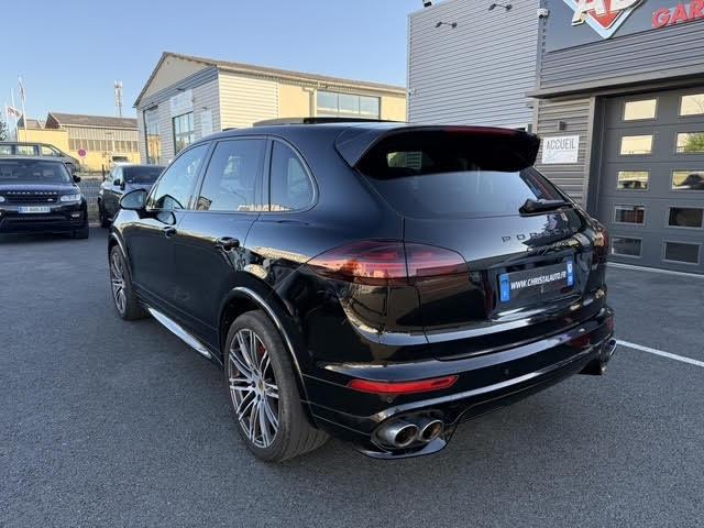 Porsche Cayenne image 2