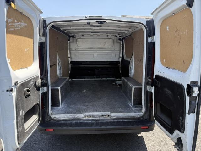 Renault Trafic image 2