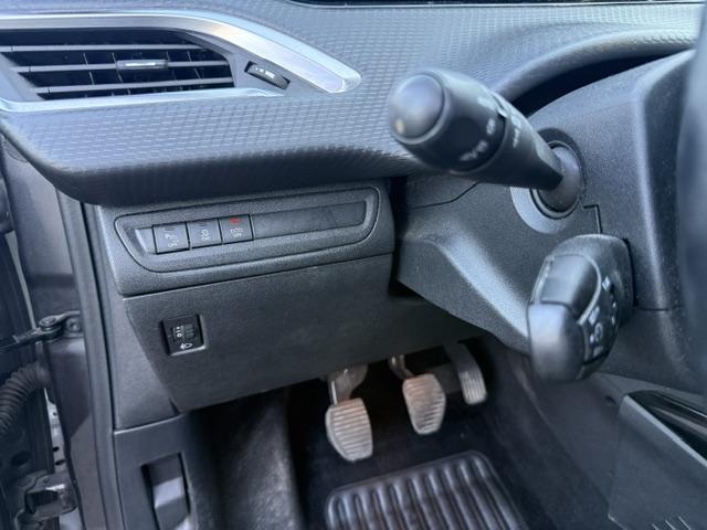 Peugeot 2008 image 7