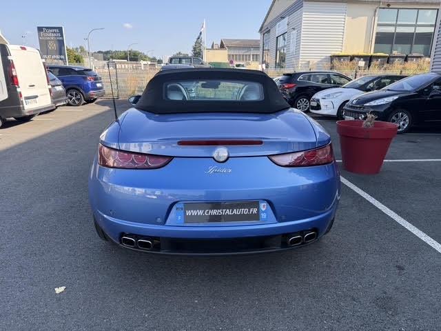 Alfa Romeo Spider image 5