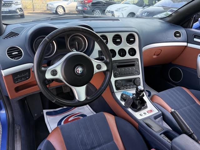Alfa Romeo Spider image 7