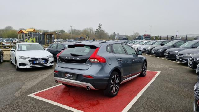 Volvo V40 Cross Country image 2