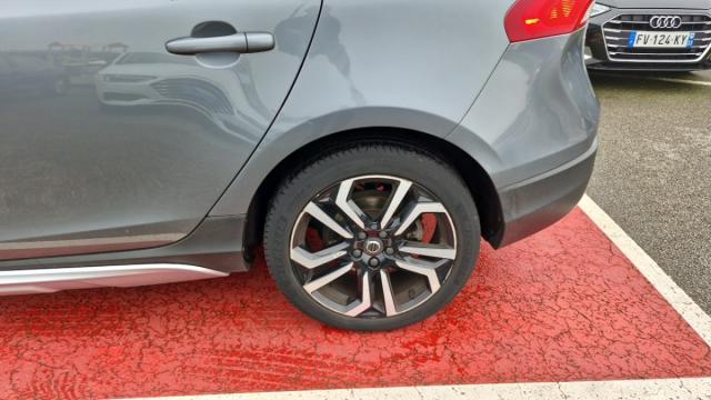 Volvo V40 Cross Country image 4