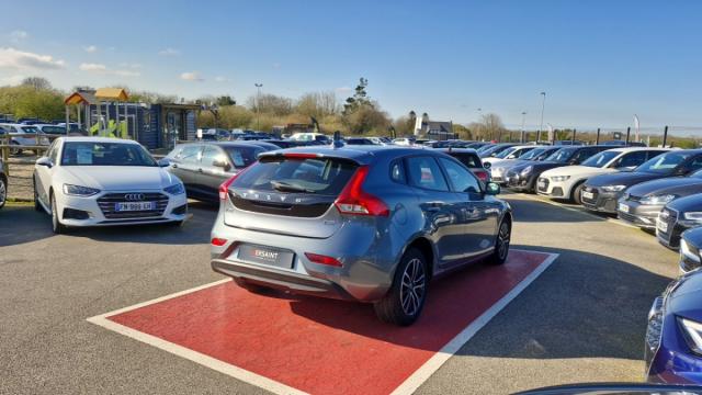 Volvo V40 image 1