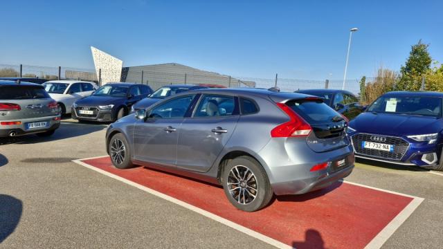 Volvo V40 image 9
