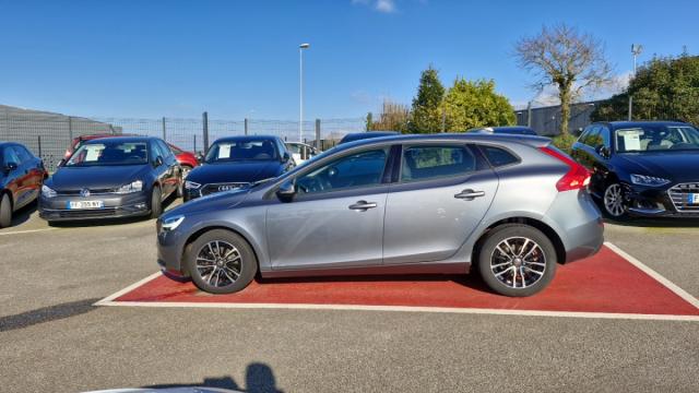 Volvo V40 image 8