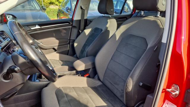 Volkswagen Golf Sw image 9
