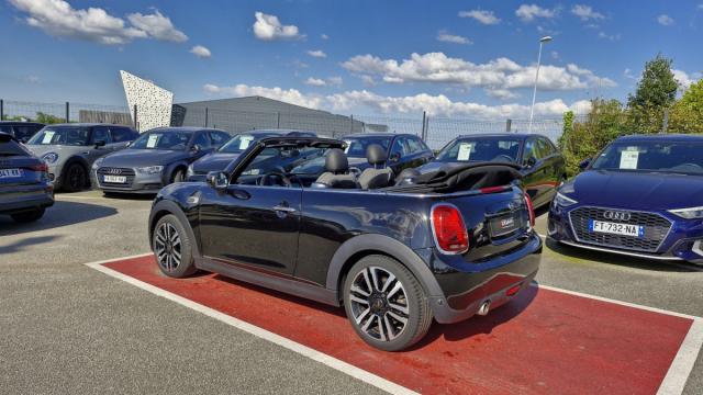 Mini Cabrio image 2