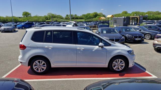 Volkswagen Touran image 2