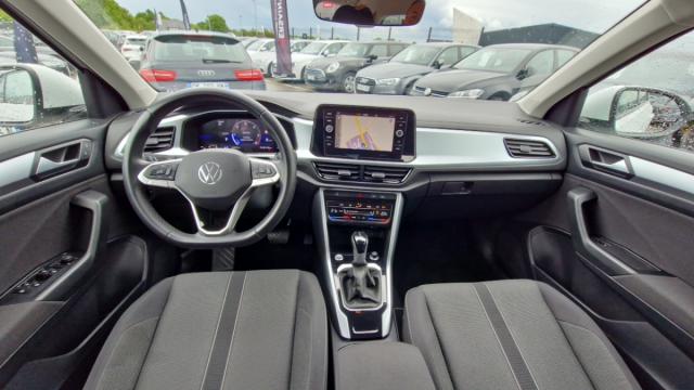 Volkswagen T-Roc image 2