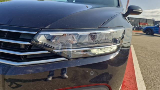 Volkswagen Passat image 3