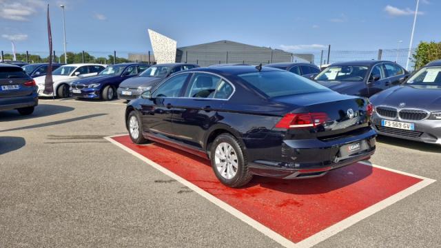 Volkswagen Passat image 1