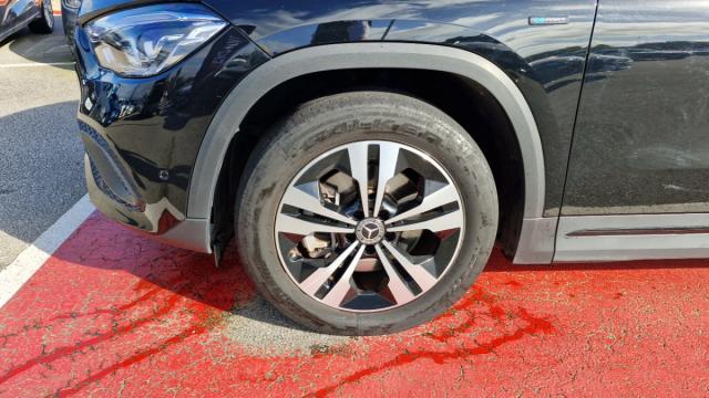 Mercedes Benz Gla image 2