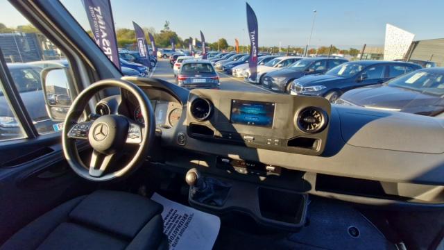 Mercedes Benz Sprinter image 3