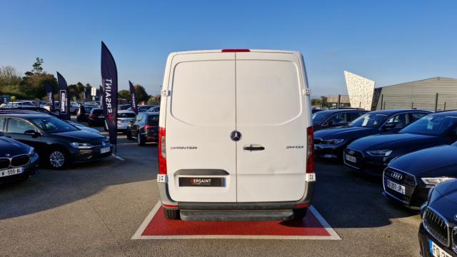 Mercedes Benz Sprinter image 2