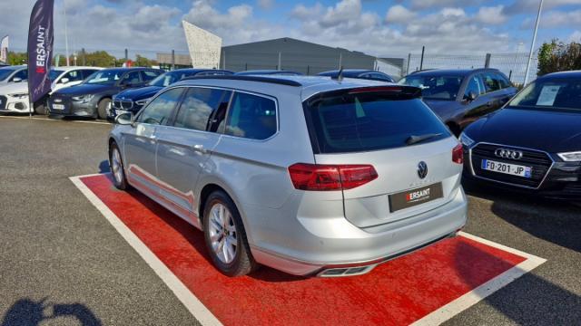 Volkswagen Passat image 9