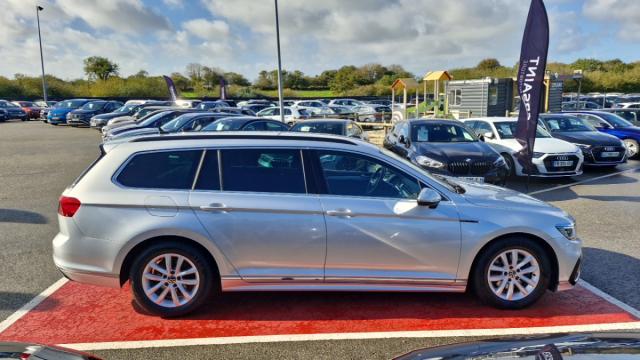 Volkswagen Passat image 2