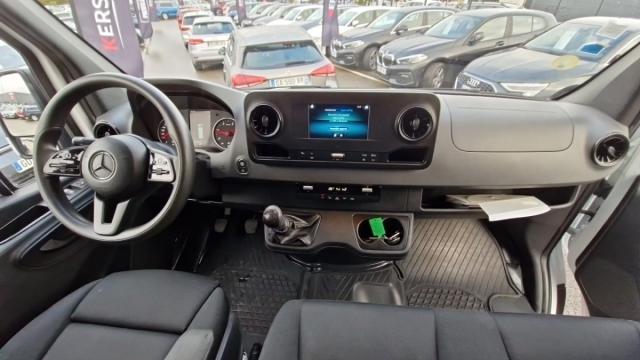 Mercedes Benz Sprinter image 1