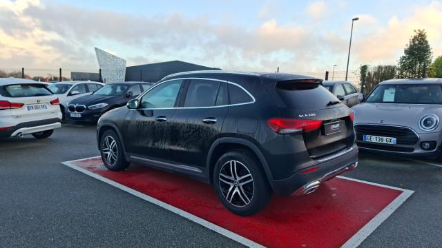 Mercedes Benz Gla image 1