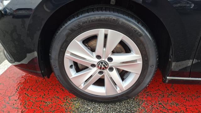 Volkswagen Golf Sw image 5