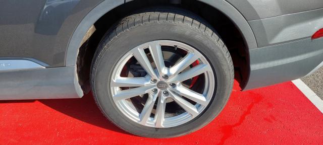 Audi Q7 image 2