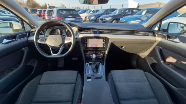 Volkswagen Passat image 9