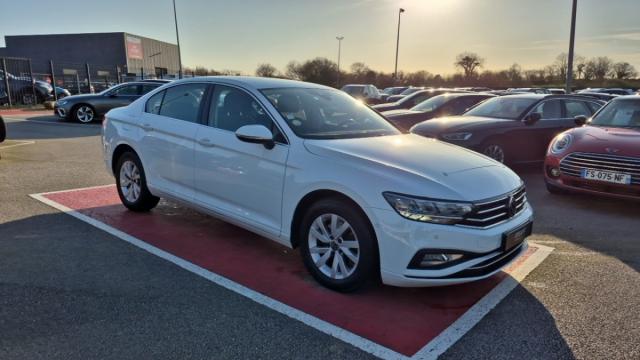 Volkswagen Passat image 8