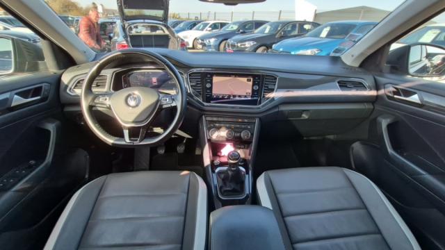 Volkswagen T-Roc image 8