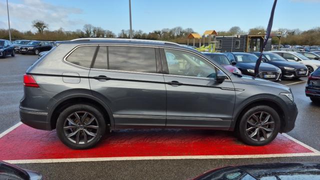 Volkswagen Tiguan Allspace image 8