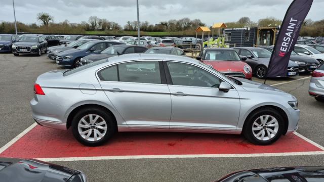 Volkswagen Passat image 7