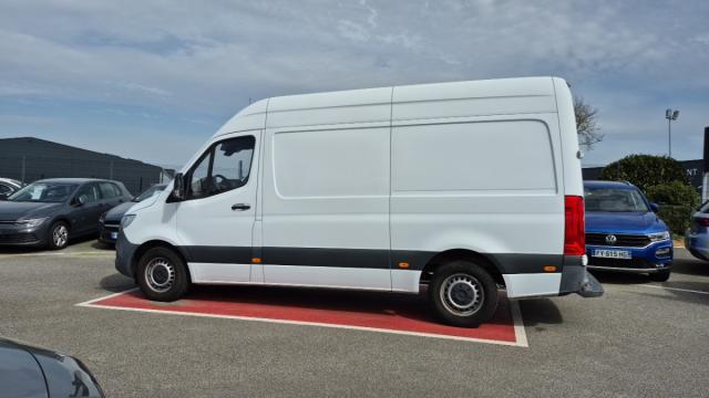 Mercedes Benz Sprinter image 4
