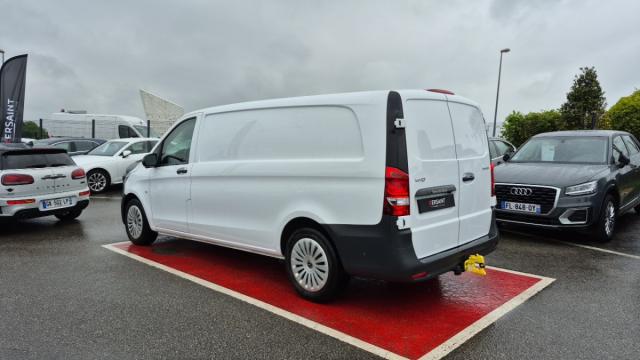 Mercedes Benz Vito image 2