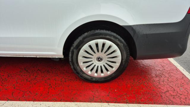 Mercedes Benz Vito image 4
