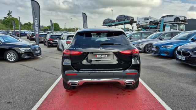 Mercedes Benz Gla image 8