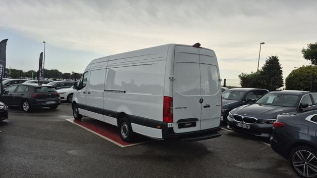 Mercedes Benz Sprinter image 3