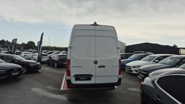 Mercedes Benz Sprinter image 4