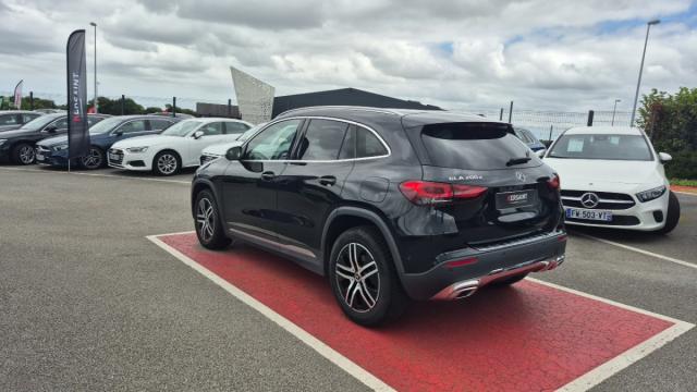 Mercedes Benz Gla image 8
