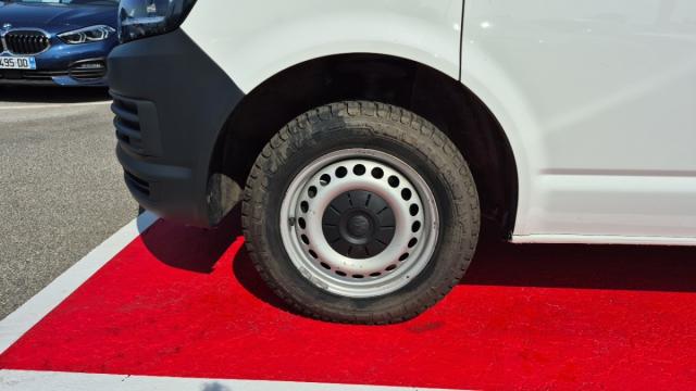 Volkswagen Transporter image 9