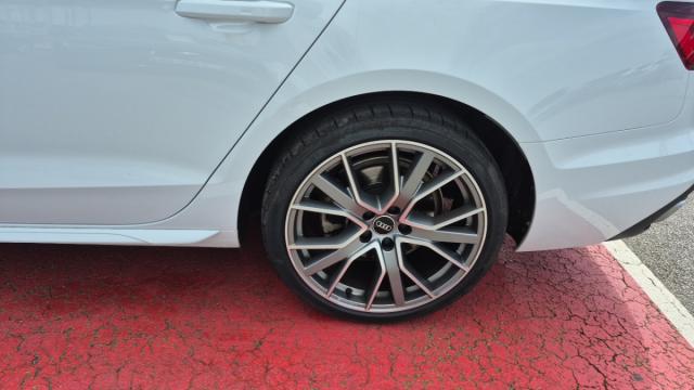 Audi A4 Avant image 3