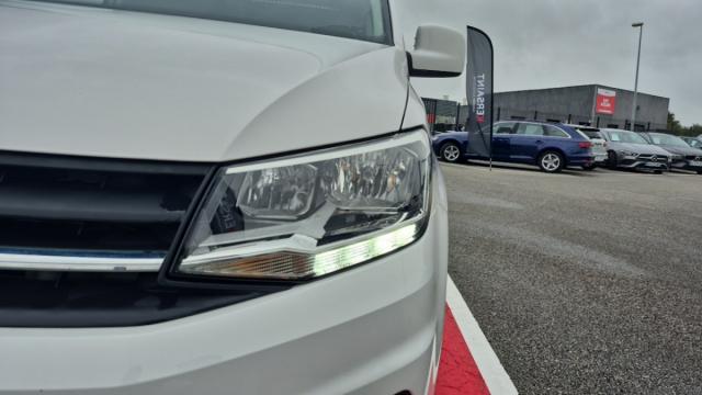 Volkswagen Caddy Van image 5