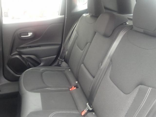 Jeep Renegade image 9