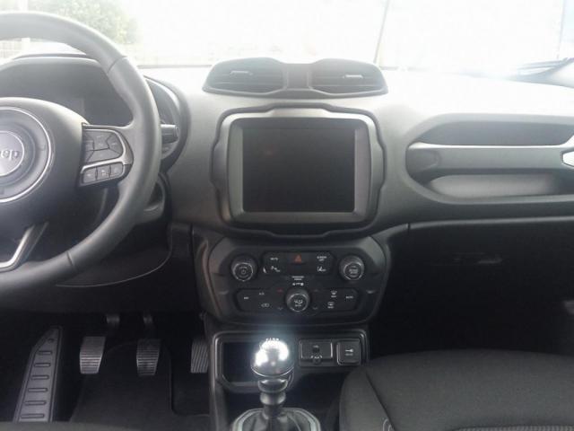 Jeep Renegade image 8