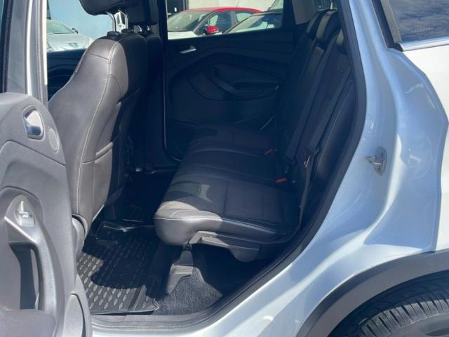 Ford Kuga image 3