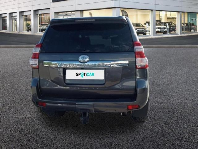 Toyota Land Cruiser image 9