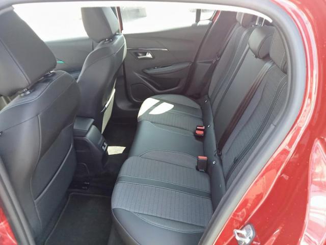 Peugeot 208 image 9