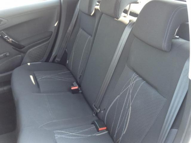 Peugeot 208 image 3