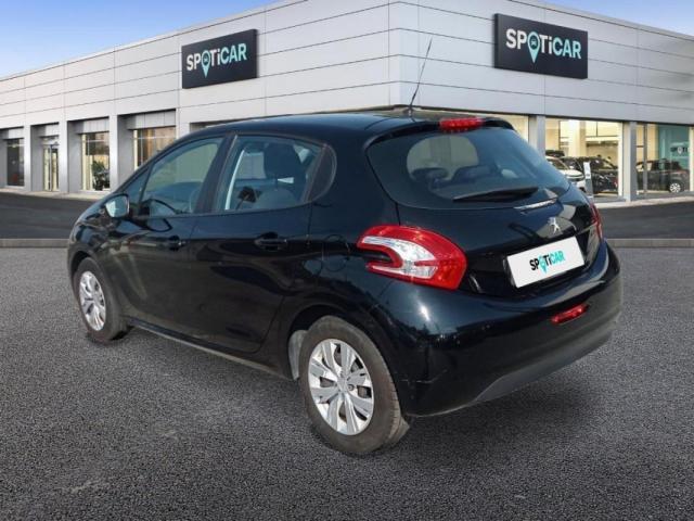 Peugeot 208 image 8