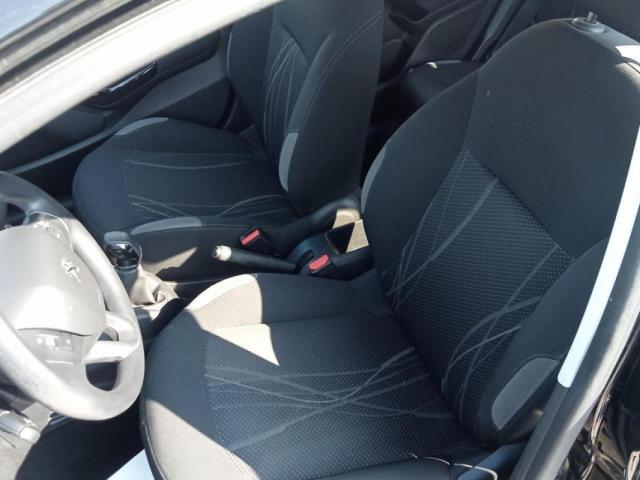Peugeot 208 image 2