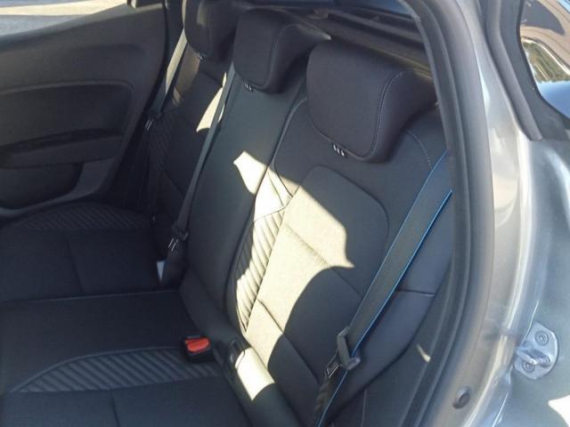 Renault Clio image 2