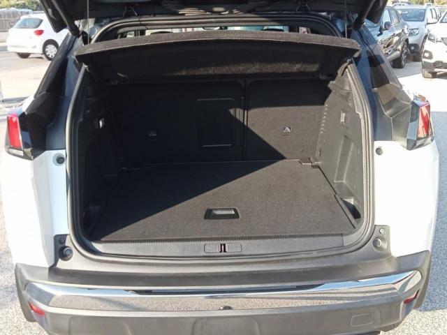 Peugeot 3008 image 2